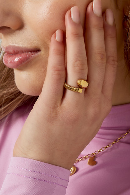 funky dot ring