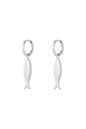 fish charm oorbellen