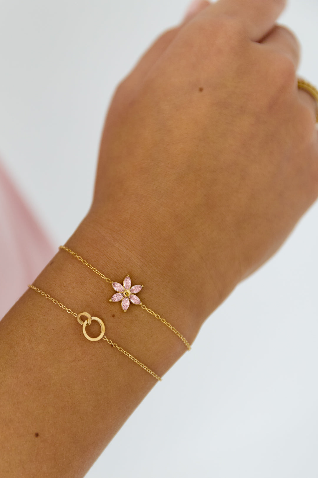 bracelet connected charm