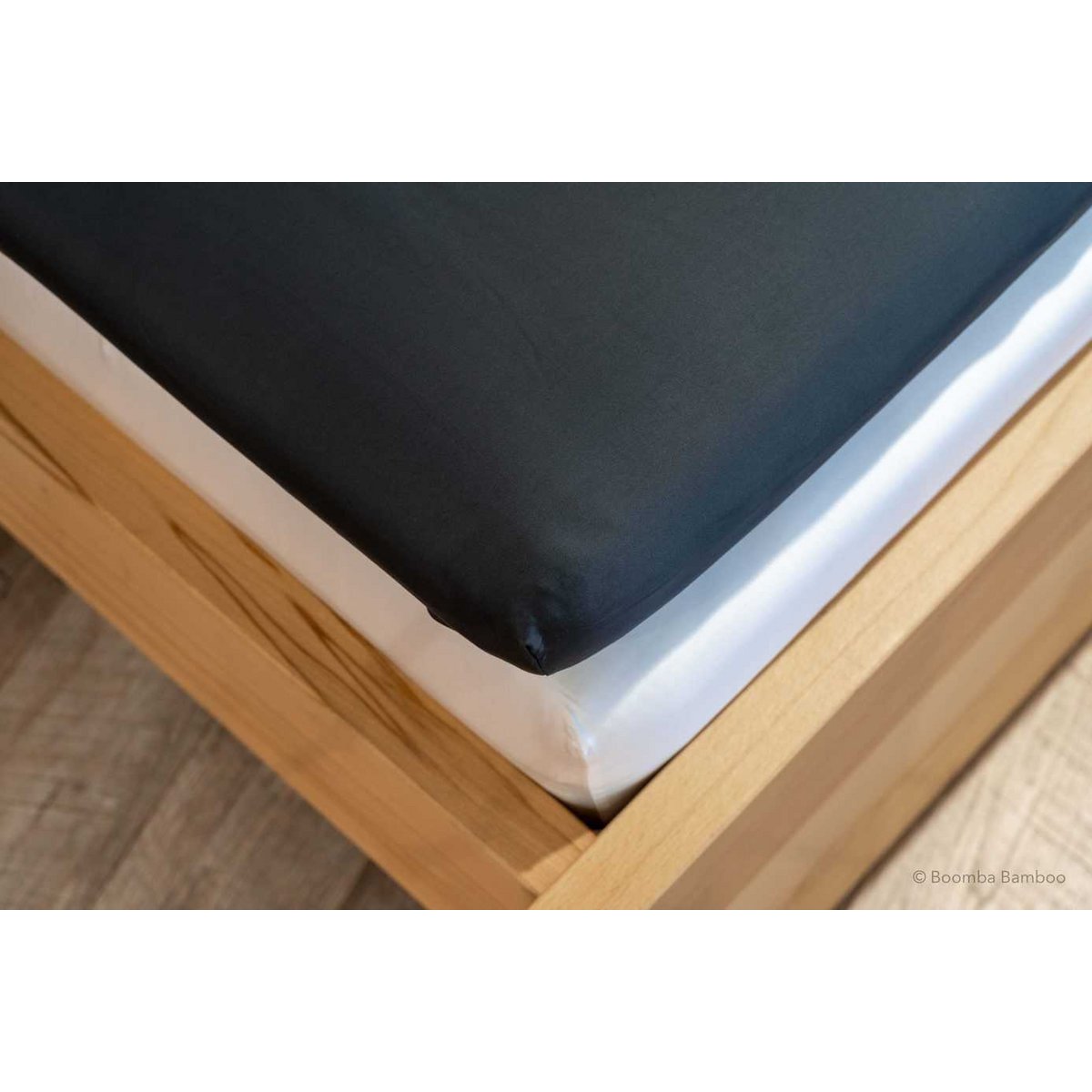 Donkerblauw bamboe Hoeslaken voor Topdekmatras Premium – 400TC Tanboocel – 100% bamboe – Space Blue