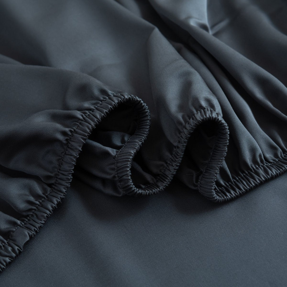 Donkerblauw bamboe Hoeslaken voor Topdekmatras Premium – 400TC Tanboocel – 100% bamboe – Space Blue