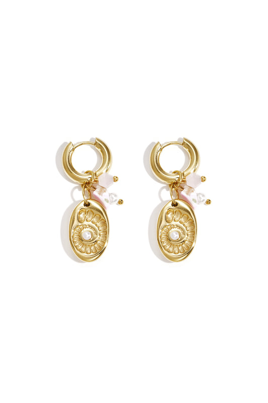 Oorbellen met kralen en schelp charm