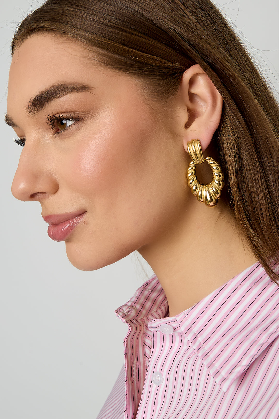 Statement oorbellen schelpmotief